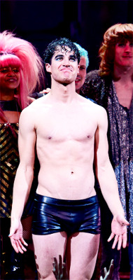 darrenishedwig - Pics and gifs of Darren in Hedwig and the Angry Inch on Broadway. - Page 2 Tumblr_nnlna3I3sH1rlylr1o2_250