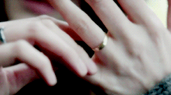 http://66.media.tumblr.com/80395e80b6bc9511b50cbf5070ee5144/tumblr_ny3pyqZgHg1sgla6so4_r2_250.gif