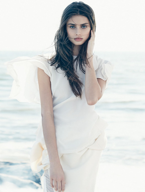 ko-no-ko:Taylor Hill by An Le for Numéro Russia, October... - Bonjour Mesdames