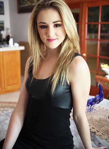 duarf teenies with big boobs milfs sexting nude pics