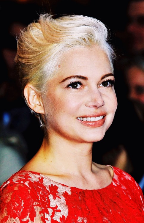 Michelle Williams at the “Blue Valentine” London Premiere - (October 15, 2010)