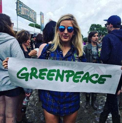 gouldenstrings:
“  Greenpeace UK: Huge thx to @elliegoulding for taking on @GlastoFest mud to say hi to us just now. Great to have your support Ellie!
”