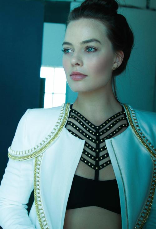 herearebeautifulpeople:brunette Margot Robbie :... - Bonjour Mesdames