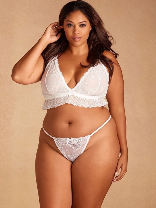 Cute chubby in white lace