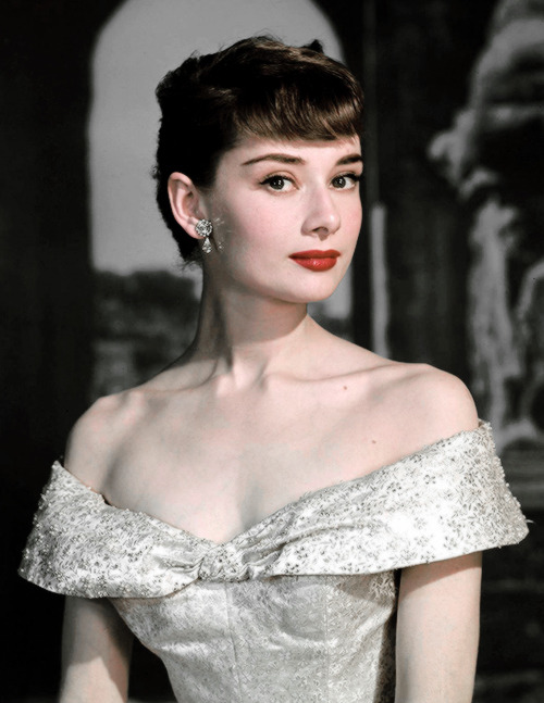 lochiels:
“ Audrey Hepburn as Princess Ann in Roman Holiday (1953)
”