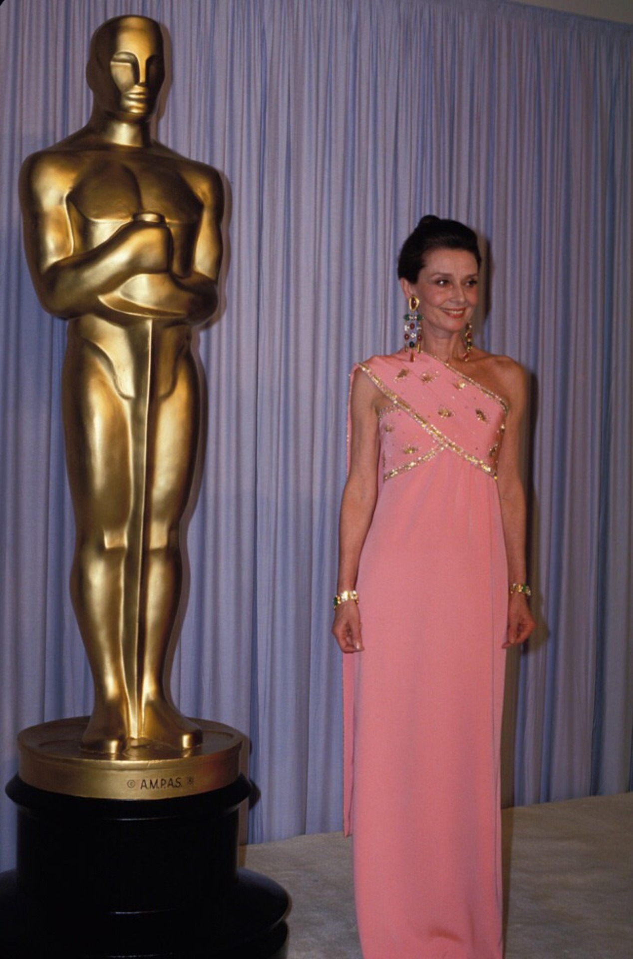 Audrey looking beautiful at the Academy Awards in Los Angeles, 1986.