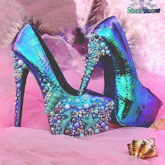 <p>Do we like?🧜♀️🧞♀️💫👑<br/>
repost via thefilthy_mermaid Complete your #mermaid costume these absolutely perfect heels by pasteldreamsuk_etsystore 😍😈💋🔥 #TheFilthyMermaid #mermaid #mermaidtreasures #mermaidlifestyle #mermaidtreasure #heels #stilettoheels #mermaidheels #blueheels #bohoheels #bohostyle #seashellart #mermaidart #mermaidvibes #mermaidmakeup #mermaidcostume #mermaidlove #mermaidart #mermaidtheme #mermaidgown #mermaidprincess #princess #etsyshop #strippershoes (at Wilmington, North Carolina)<br/>
<a href="https://www.instagram.com/p/Bqf81lilINH/?utm_source=ig_tumblr_share&igshid=c8803nbc6w4m" target="_blank">https://www.instagram.com/p/Bqf81lilINH/?utm_source=ig_tumblr_share&igshid=c8803nbc6w4m</a></p>