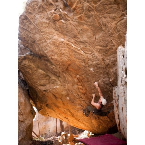 www.boulderingonline.pl Rock climbing and bouldering pictures and news Could this be the best V6 in the Grampians? A pure 7 metre long...