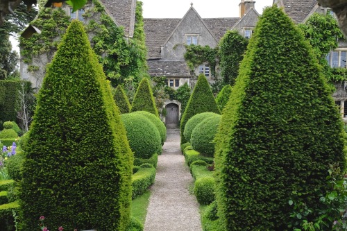 nordicsublime:
“ Abbey Manor House - Gardenthelimewalk.blogspot.com
”