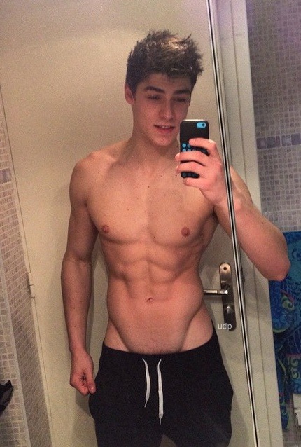 free big gay dick video clips from Maximo gay teen boxer fetish