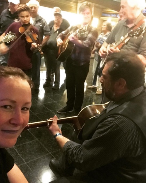 <p>This jam restored my faith in humanity. #bluegrasscruise #gregblake #munford #highbaritone #hallwayjams (at Newport Beach, California)</p>