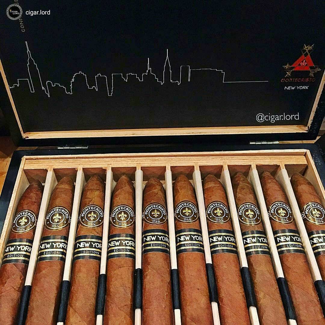 👌🔥💨
#Repost 📸from @cigar.lord
So New York
WWW.CIGARSANDWHISKEYS.COM
➖➖➖➖➖➖➖➖
Tag someone who’d love this!😉:Like 👍, Repost 🔃, Tag 🔖 Follow 👣 Us & Subscribe ✍...