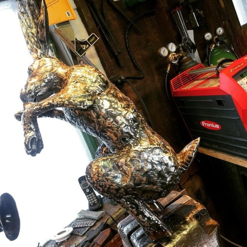 <p>I’m gonna leave on this absolutely beautiful Thursday afternoon with a little “tail porn”😜 Hope it makes ya smile. <br/>
.<br/>
.<br/>
.<br/>
#nature #welding #welder #richbaker #sculptor #contemporaryart #sculpture #fineart #creative #artgallery #instaart #arte #artistsofinsteagram #contemporary #concept #artcollector #metal #contemporaryartist #artistlife #wilderness #artist #wildlifeartist #art #metalart #hare #rabbit #tail <br/>
<a href="https://www.instagram.com/p/BuKQqTwgDnw/?utm_source=ig_tumblr_share&igshid=ujl3zpqqw1h9">https://www.instagram.com/p/BuKQqTwgDnw/?utm_source=ig_tumblr_share&igshid=ujl3zpqqw1h9</a></p>