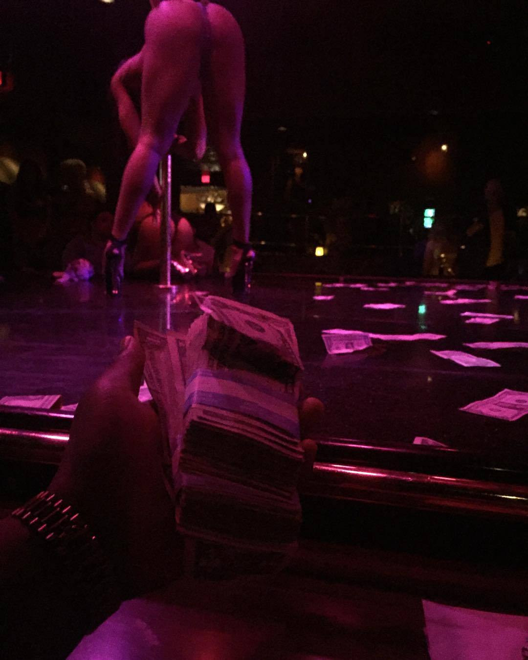 twerking for fun under the sun,twerk or treat her like a lady,twerk exercise 4 the cell