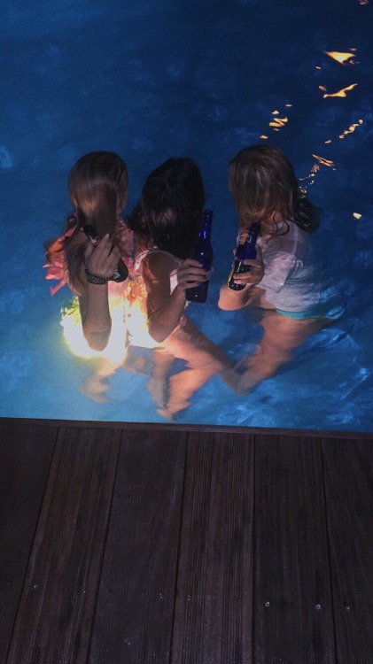 Pics of girls sucking dick Teen party girls tumblr