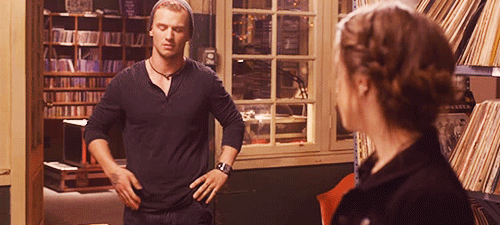 http://66.media.tumblr.com/a7038f7942d12e745a7d8cafb5b38cfb/tumblr_meol54gec71qjvfkco1_500.gif