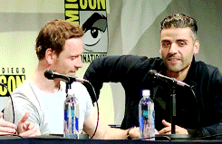 http://66.media.tumblr.com/a8c3464cff57aac249f638a5b34390eb/tumblr_nrdmuhxAlt1uttznko4_250.gif