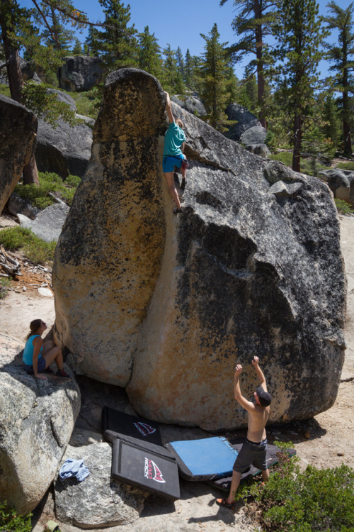 www.boulderingonline.pl Rock climbing and bouldering pictures and news andrewmarshall: Getting as high as possible. DL Bliss State...