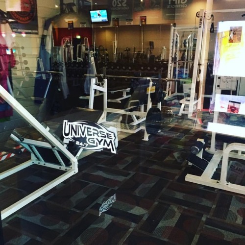 <p>Do you know what’s behind the YOUniverse Gym Door?🚪 would you like a free trial? Get in contact with us to line up you new lifestyle 😁 #healthylifestyle #YOUniverseGym #kingsbeach #caloundra #goldenbeach #pelicanwaters #moffatsbeach #dickeysbeach #shelleysbeach #aura (at Universe Gym Caloundra)</p>
