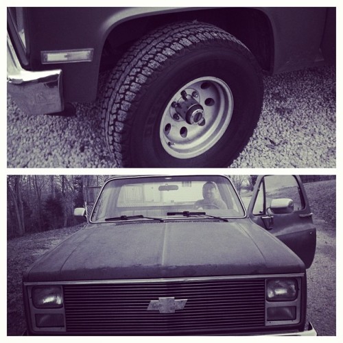 <p>And the #restoration of a family heirloom begins… #oversizetires #windshield #sweetgrill #chevy #4wd @dreuz (at Lynch Chowning Music Camp Headquarters)</p>