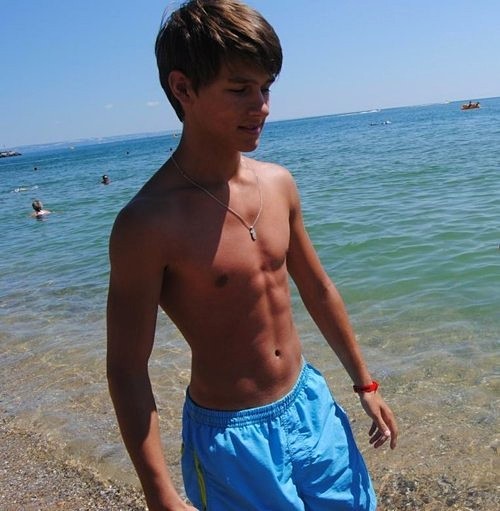Surfer boy nude