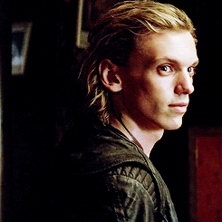 http://66.media.tumblr.com/aec991c842b19134664d99afd4daea61/tumblr_n2a9x4hO171svno5wo2_r2_250.gif