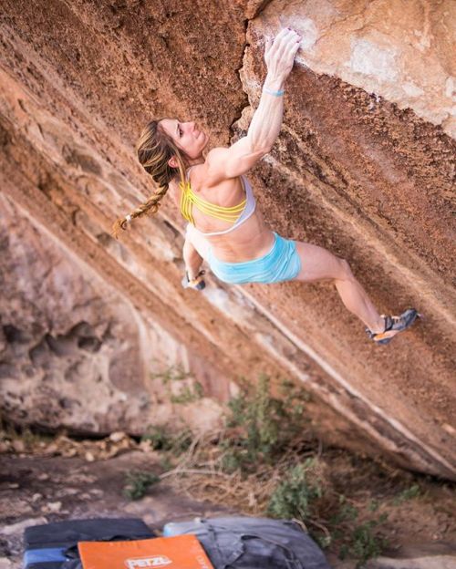 www.boulderingonline.pl Rock climbing and bouldering pictures and news http://instagram.com/climbingmagazine