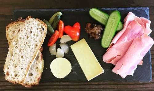 <p>The Cuttaway Hill Larder this month is featuring a ploughmans lunch with Oxley Butchery in-house smoked ham<br/>
<a href="https://www.instagram.com/p/BptJ7Iilpfs/?utm_source=ig_tumblr_share&igshid=y9t8z7iwhi71">https://www.instagram.com/p/BptJ7Iilpfs/?utm_source=ig_tumblr_share&igshid=y9t8z7iwhi71</a></p>