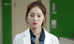 Doctors: Nam Goong Min tuyệt vọng tìm đến cái chết, cặp đôi thầy trò suýt có cảnh 'giường chiếu'