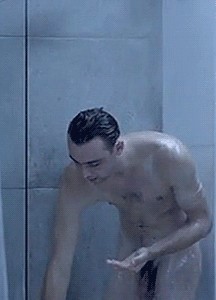 tumblr_o0v0p4fRZC1sz8civo5_r1_250.gif
