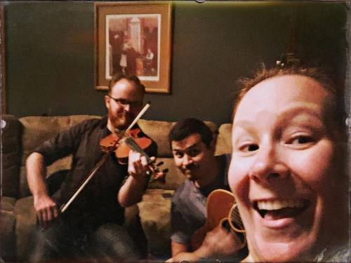 <p>These are the good times. #fiddlestarcamp #fiddle #friends #squad #gibsonguitars (at Fiddlestar)</p>