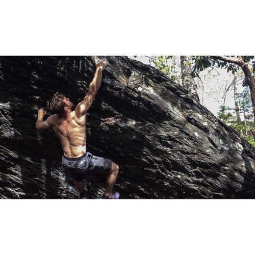 www.boulderingonline.pl Rock climbing and bouldering pictures and news http://instagram.com/justinhedriculous