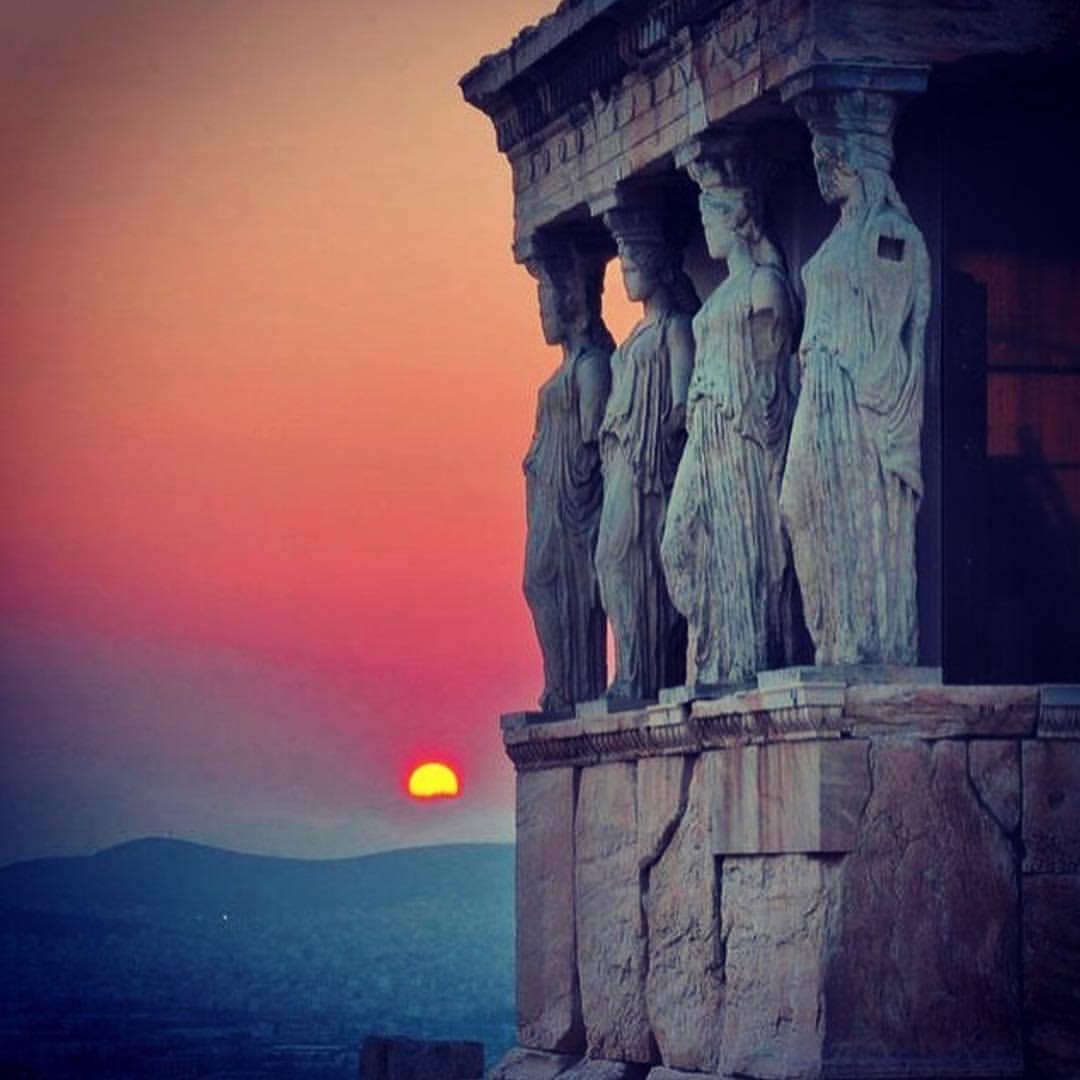 historyoftheancientworld:
“ Good night friends 💛⭐️🌙 (Photographer unknown) #goodnight #athens #greece #ancientgreece #ancienthistory #amazingview #beautiful
”