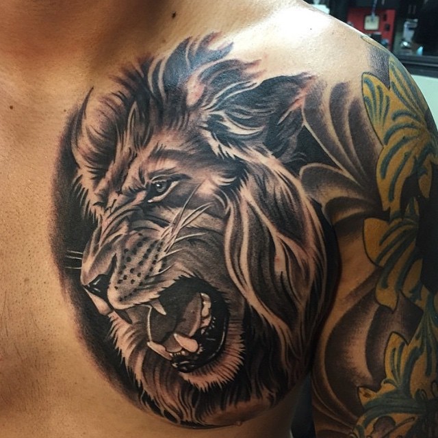 amazing lion tattoo by ricardo avila amazing lion tattoo by ricardo avila