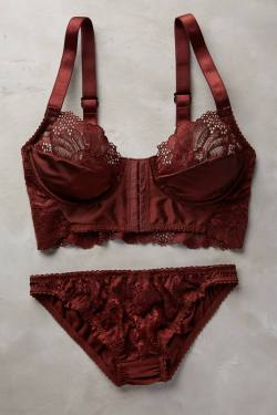 givemethecreeps666:
“for-the-love-of-lingerie:
“Lonely
”
Someone buy me this.
”