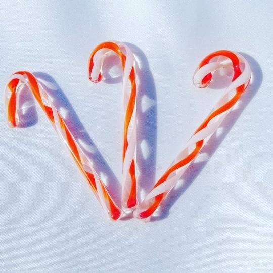 <p>Glass blown Christmas tree ornaments <br/>
repost via 🎄🎀🎄🎀🎄🎀🎄🎀🎄🎀🎄🎀🎄<br/>
@spiritglassllc A range of candy cane sizes now available at my shopify site! </p>
<p><br/>
#spiritglassllc #art #artglass #shopsmall #handmade #shoplocal #candycane #tablesetting #christmastree #christmas #christmasdecor #giftsunder10 #giftunder10 #glasswork #glassgifts #glasschristmasornaments #glassofig #memories #handmadegifts #homedecor #newhomes #homestyle #peppermint #decorating #holidaydecor #holidaymemories #christmasmagic #eccentric #glassblower (at Spout Springs, North Carolina)<br/>
<a href="https://www.instagram.com/p/BqRrcsDFaDT/?utm_source=ig_tumblr_share&igshid=8y1vvy11xwom" target="_blank">https://www.instagram.com/p/BqRrcsDFaDT/?utm_source=ig_tumblr_share&igshid=8y1vvy11xwom</a></p>