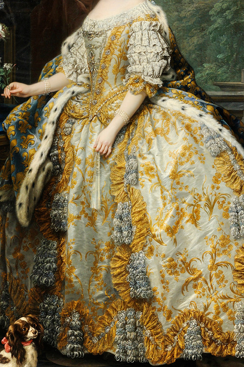 INCREDIBLE DRESSES IN ART (100/∞)Marie Leszczynska, Queen of France by Jean Baptiste Van Loo, c. 1748