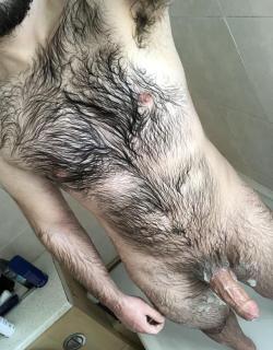somanymen:r/gayotters - Who likes wet fur? 🐻🚿