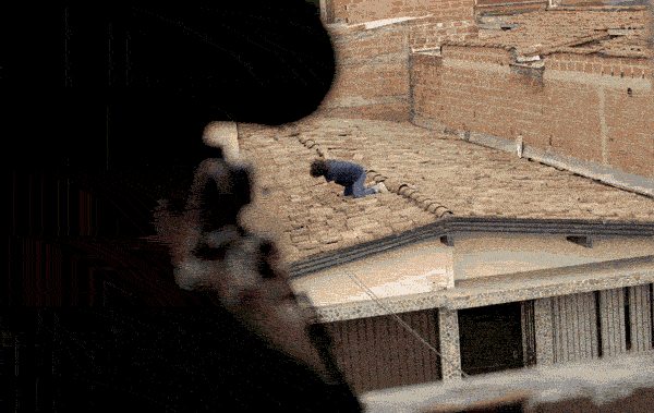 Pablo Dies Pablo was completely surrounded on that roof by Search Bloc members and was firing back with two pistols. He was shot once in the leg and another in the chest. The source of the third and final shot behind the ear is hot debated to this...