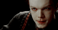 http://66.media.tumblr.com/c7d20052209d0f602ebc0f2d6c1e46a3/tumblr_nk5jfcQ8eY1qzoc48o8_250.gif