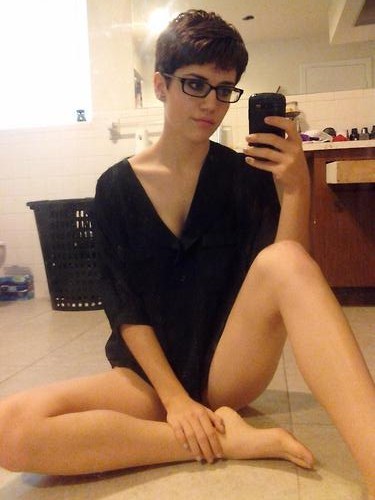 Wanking amateur short hair