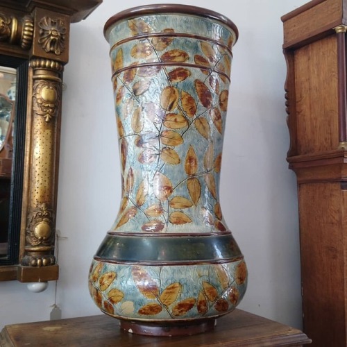 <p>Tall and #gorgeous Roayl Doulton autumn leaves vase!<br/>
.<br/>
.<br/>
.<br/>
#royaldoulton #antiques #edwardian #interiortherapy #decorativeantiques #interiors #interiorinspo #1stdibs #interiordecoratingideas #interiorstyle #traditionalhome #autumn #autumnleaves #timeless #collectibles #porcelain #dekorativ #christies (at Eclectic Antiques & Vintage)</p>