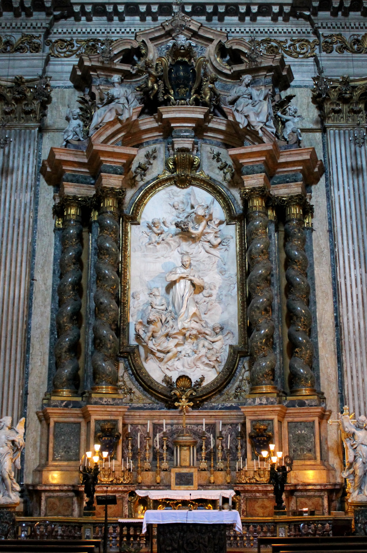 echiromani: Side altar dedicated to Saint Aloysius in the Church of SantIgnazio in Rome.