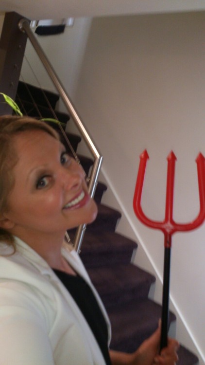<p>Pitchforks a winner! </p>
<p>Yesterday I drove home with this baby and got loads of attention. Today, in a plastic pitch fork free environment, I got no attention.</p>