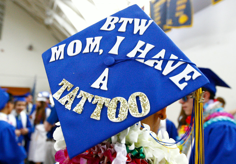 17 Genius Graduation Cap Designs That Deserve More Than Full Marks