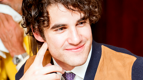 Topics tagged under veteransday on Darren Criss Fan Community Tumblr_nyr909nFah1sczt3wo3_r2_500