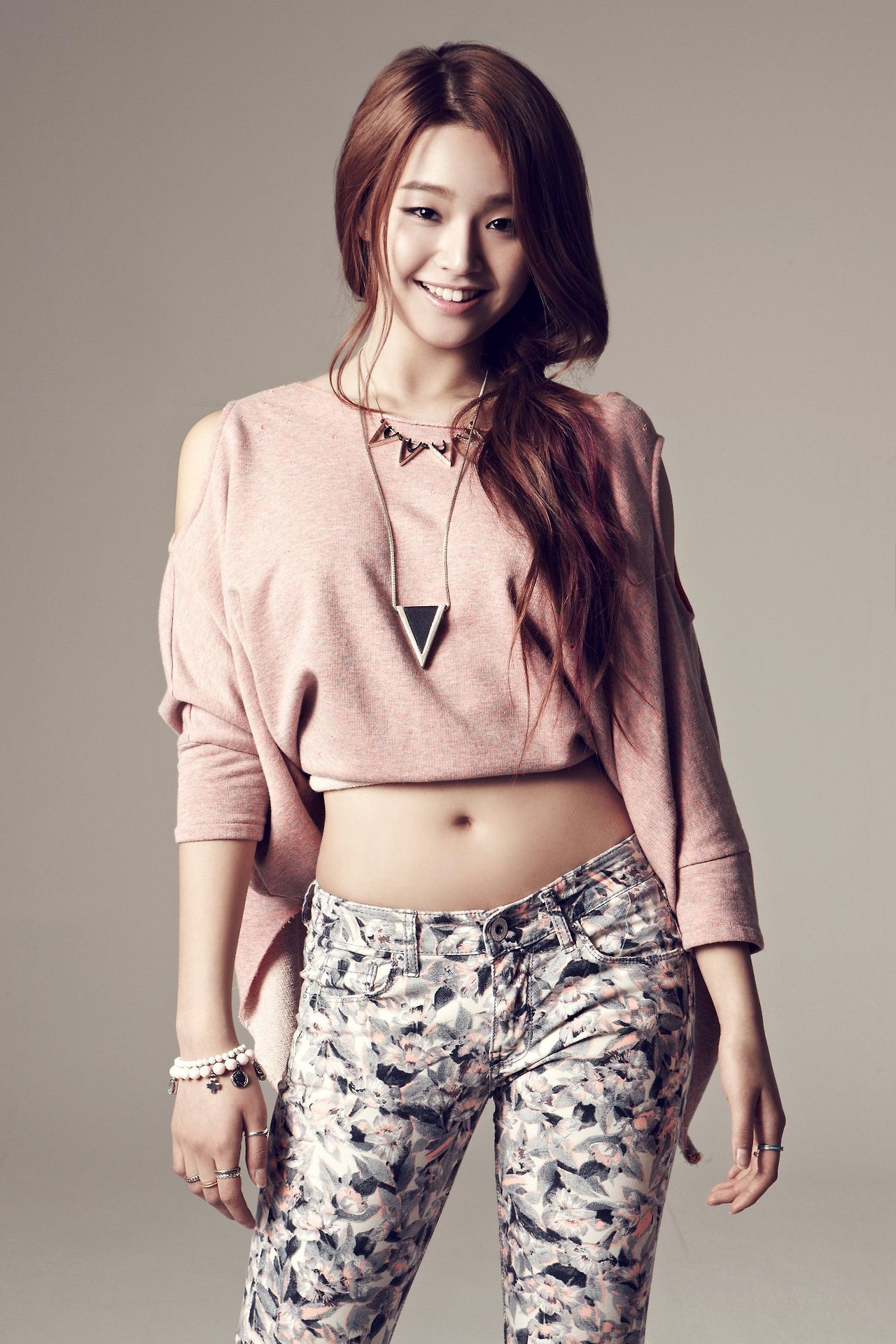 Z.HERA 지헤라 Born Images 02