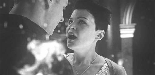 Výsledek obrázku pro snowing ouat gif