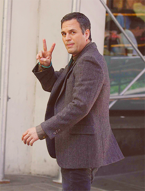 moonchild30:
“ Mark Ruffalo - The Normal Heart filming June 2013
”