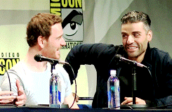 http://66.media.tumblr.com/e2b907f650f1717aa934d0726871a4fb/tumblr_nrdmuhxAlt1uttznko5_250.gif